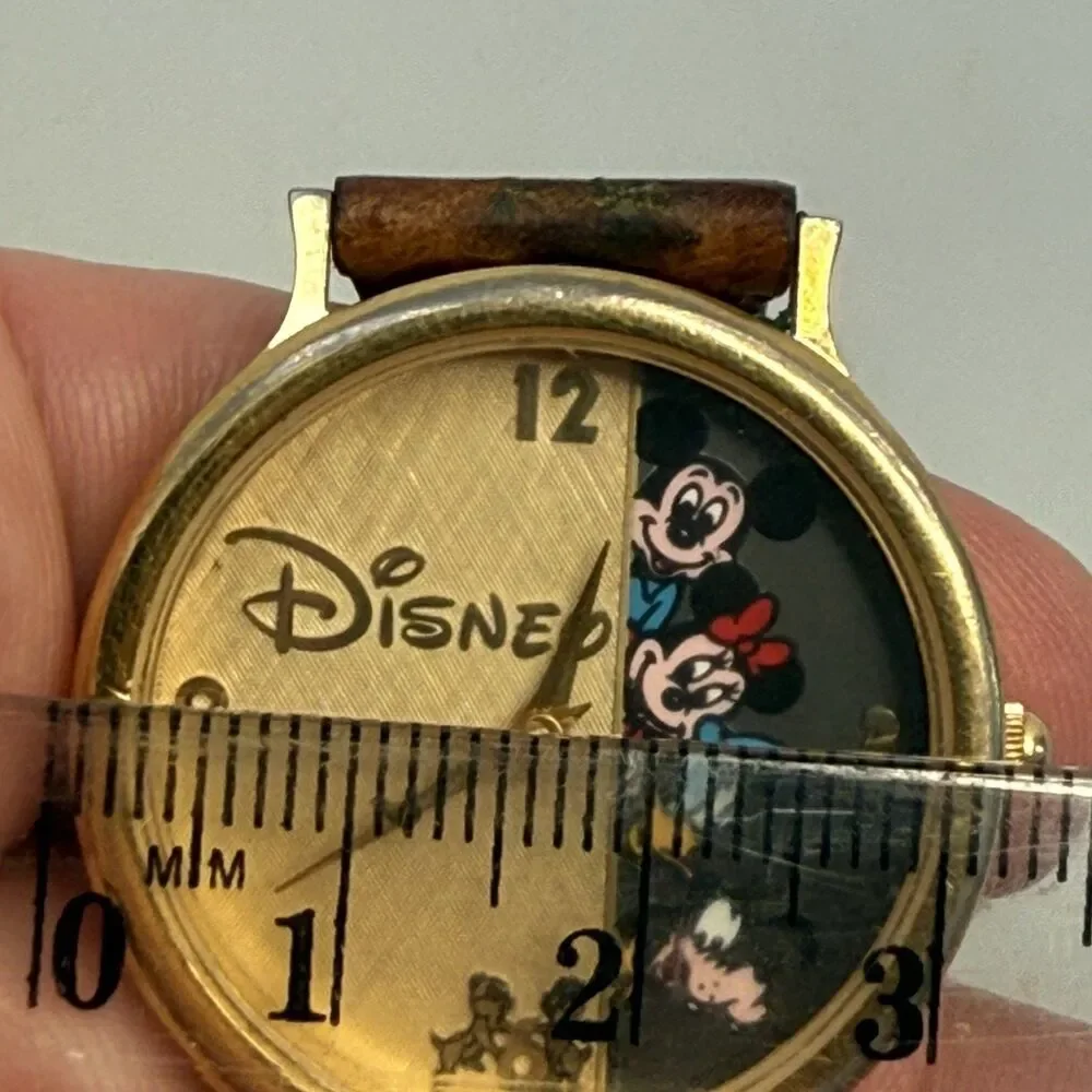 VTG Disney Gold Tone 32mm Watch Mickey Minnie Donald Goofy Chip & Dale Lthr EUC